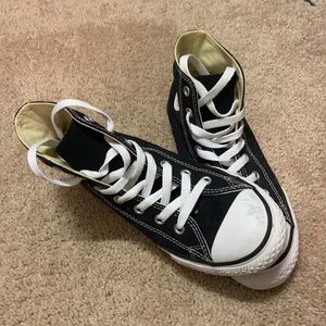 Black high top converse